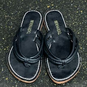 Bernardo Miami Black Leather 2 Strap Sandals 7M